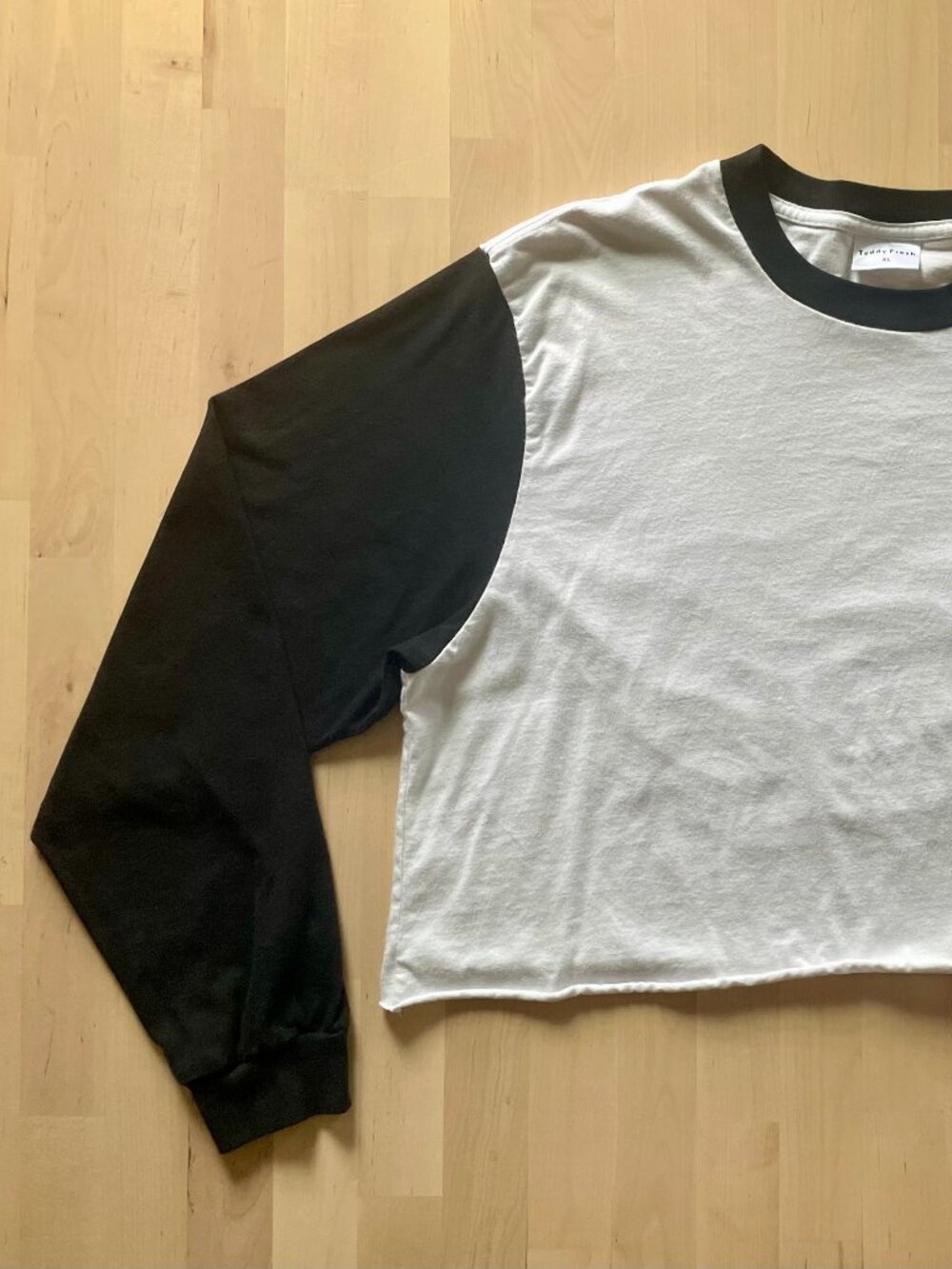Teddy Fresh Unisex Monochrome Colorblock Cropped Long Sleeve Shirt sz XL *READ* - Picture 2 of 7